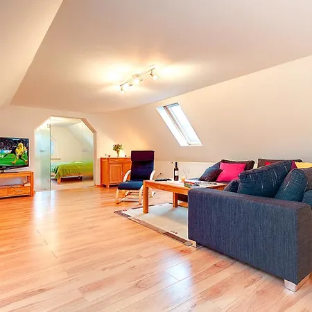 Haushaelfte Utecht & Jensen Semesterbostad Warin