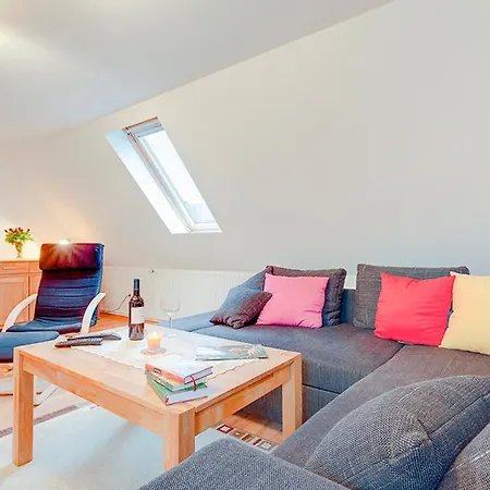 Haushaelfte Utecht & Jensen *