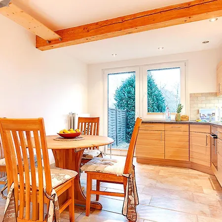 Haushaelfte Utecht & Jensen *